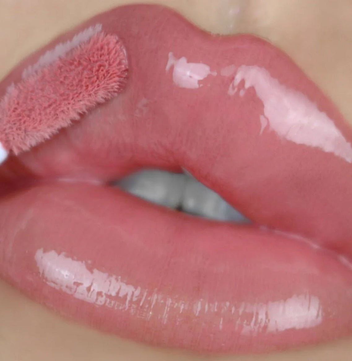 Ultra dazzle lipgloss